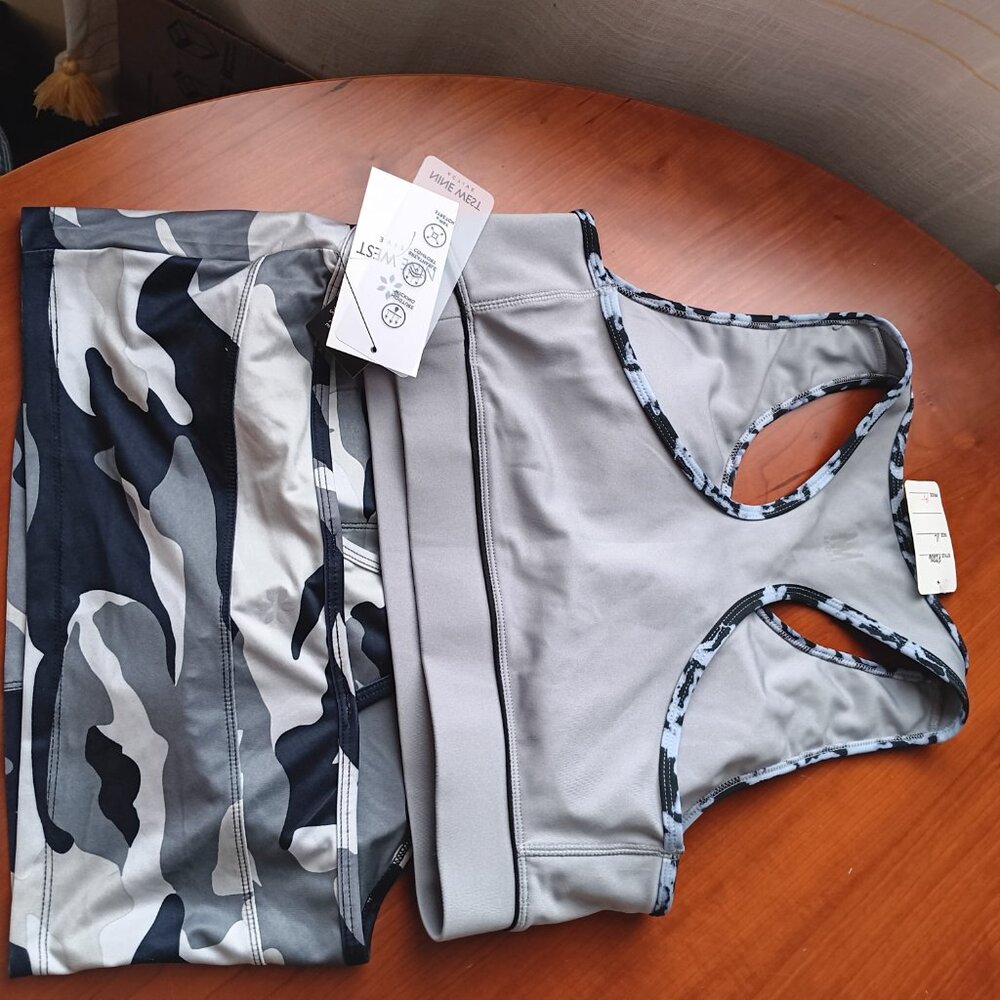NWT Camouflage Sports Bras Size L and XL (2) - Picture 3 of 4